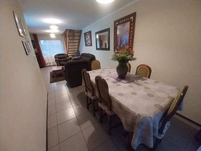 SE VENDE AMPLIA CASA 4 DORM 2 BAÑOS 3 ESTAC. EN PARQUE RAUQUEN CURICÓ REGIÓN DEL MAULE