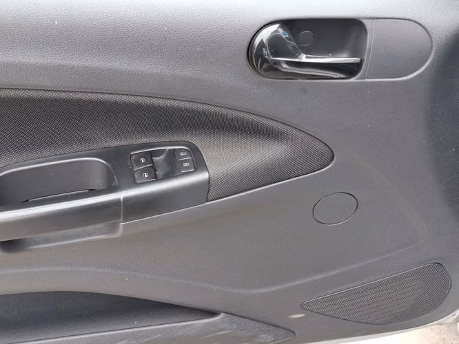 VOLKSWAGEN VOYAGE 2023 - Imagen 10