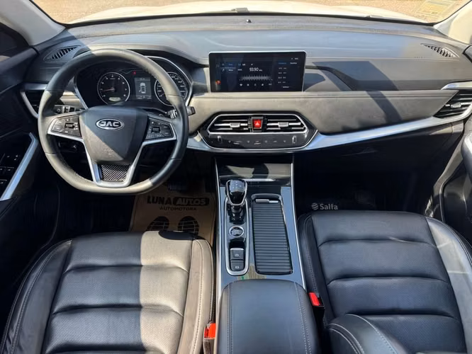 JAC JS8 2024 - Imagen 18