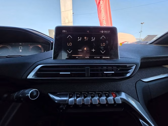 PEUGEOT 5008 2020 - Imagen 12