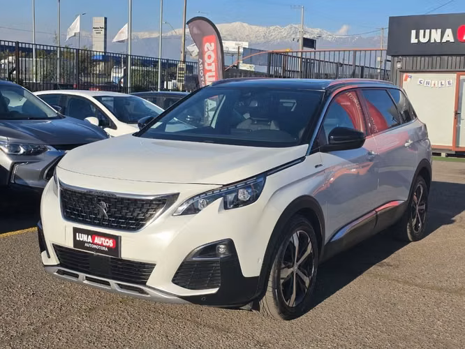 PEUGEOT 5008 2020