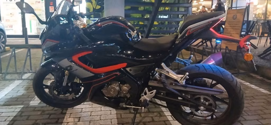 Moto QJMOTOR