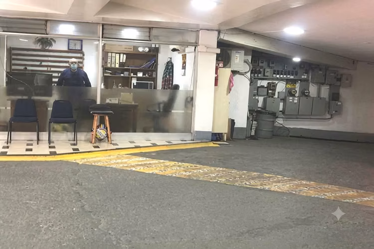 SE VENDE ESTACIONAMIENTO EN PLENO CENTRO - Imagen 12
