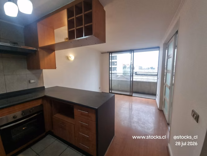 Departamento 2 dormitorios 1 baño, Dieciocho 715, cerca Santa Isabel, Metro Toesca