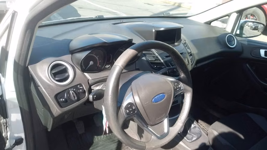 Ford fiesta SE 5P 1.6hp - Imagen 3