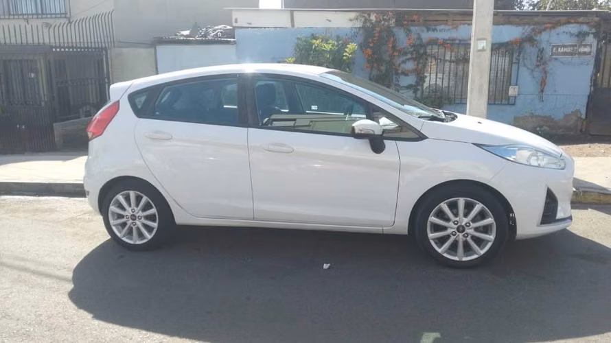 Ford fiesta SE 5P 1.6hp - Imagen 2