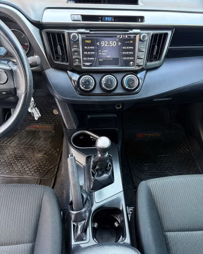 Toyota RAV4 4x2 STD MT