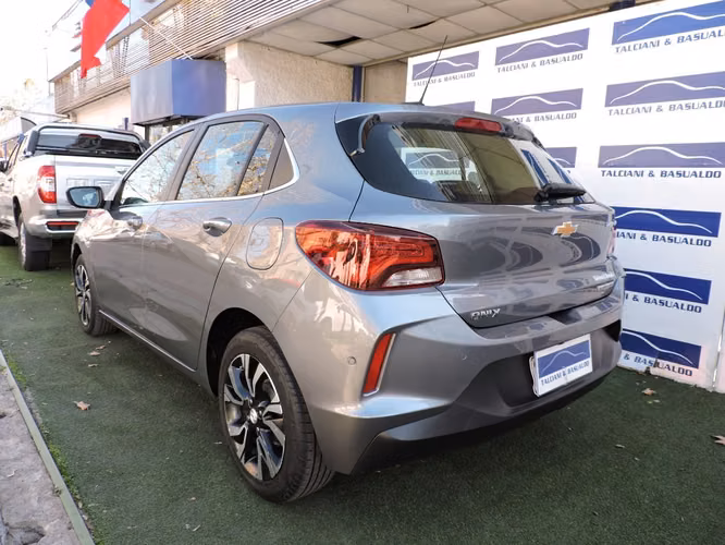 CHEVROLET ONIX PREMIER 1.0 HB AT 2022 - Imagen 17