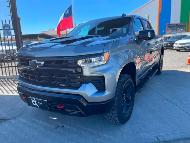 CHEVROLET SILVERADO LT 4X4 5.3 AT 2024 - Imagen 9