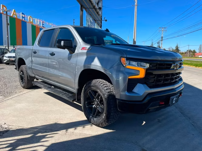 CHEVROLET SILVERADO LT 4X4 5.3 AT 2024 - Imagen 7
