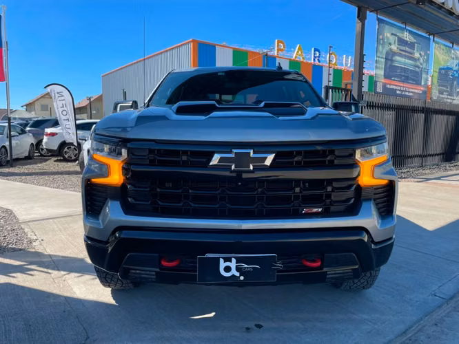 CHEVROLET SILVERADO LT 4X4 5.3 AT 2024 - Imagen 3