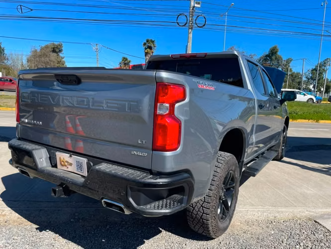 CHEVROLET SILVERADO LT 4X4 5.3 AT 2024 - Imagen 20
