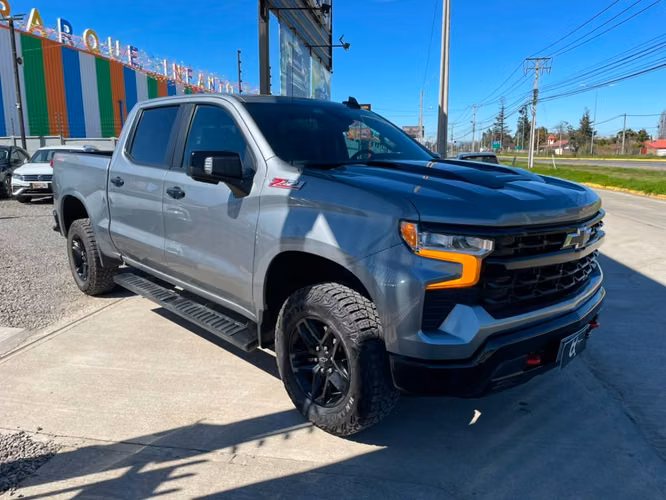 CHEVROLET SILVERADO LT 4X4 5.3 AT 2024 - Imagen 5
