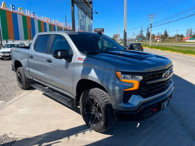 CHEVROLET SILVERADO LT 4X4 5.3 AT 2024 - Imagen 15