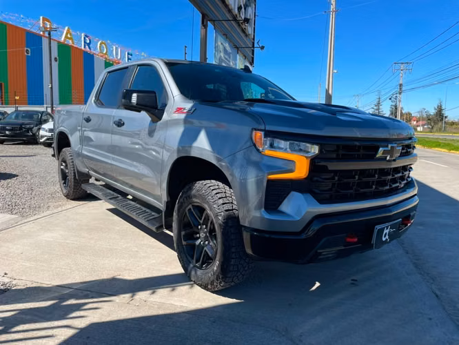 CHEVROLET SILVERADO LT 4X4 5.3 AT 2024 - Imagen 16