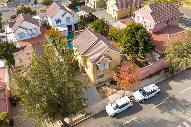 Linda casa con piscina ciudad de los valles