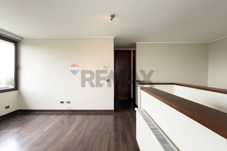 Casa 5d4b con quincho y jardín chamisero - Imagen 23