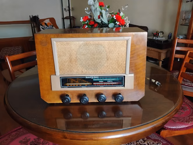 Radio Antigua de Madera Standard Electric Clásica (Usada)