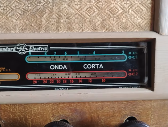 Radio Antigua de Madera Standard Electric Clásica (Usada)