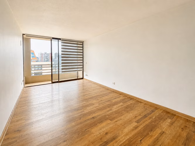 LUMINOSO DEPARTAMENTO / PISO ALTO / COLEGIO COMPAÑIA MARÍA - Imagen 2