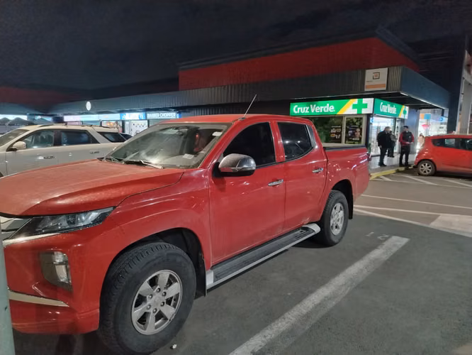 Camioneta l200 como nueva - Imagen 3