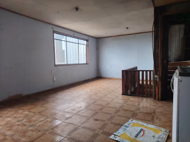 SE VENDE CASA AMPLIO TERRENO FORESTAL ALTO
