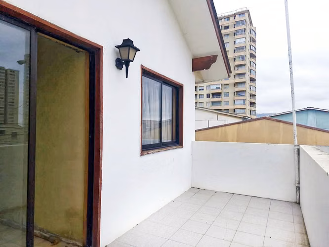 GRAN CASA INDEPENDIENTE CON PATIO CERRO PLACERES - Imagen 21