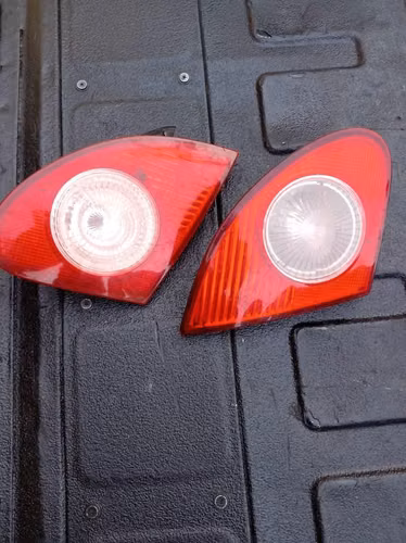 FAROLES TRASEROS TOYOTA COROLLA - Imagen 2