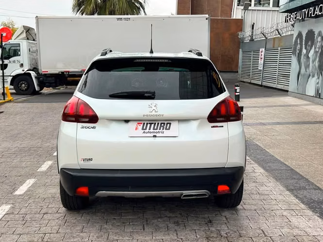 PEUGEOT 2008 GT LINE 1.2 AUT - 2019 | 4429 - Imagen 6