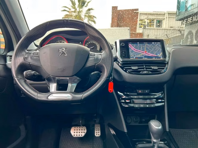 PEUGEOT 2008 GT LINE 1.2 AUT - 2019 | 4429 - Imagen 16