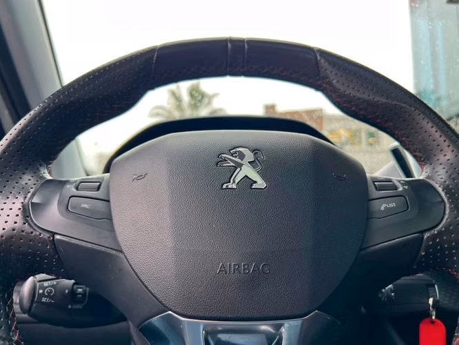 PEUGEOT 2008 GT LINE 1.2 AUT - 2019 | 4429 - Imagen 11
