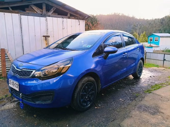 Vendo auto Kia río 4 - Imagen 3