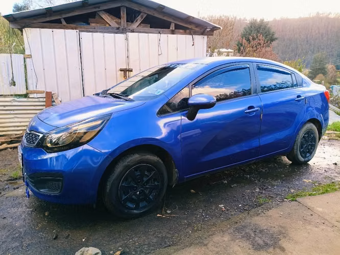 Vendo auto Kia río 4 - Imagen 4