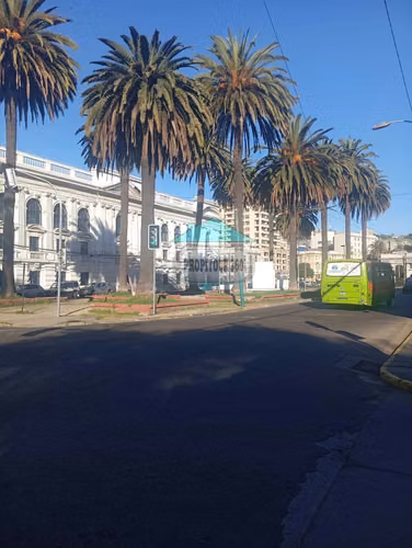 SE ARRIENDA OFICINA EN CENTRO DE VALPARAÍSO - Imagen 7