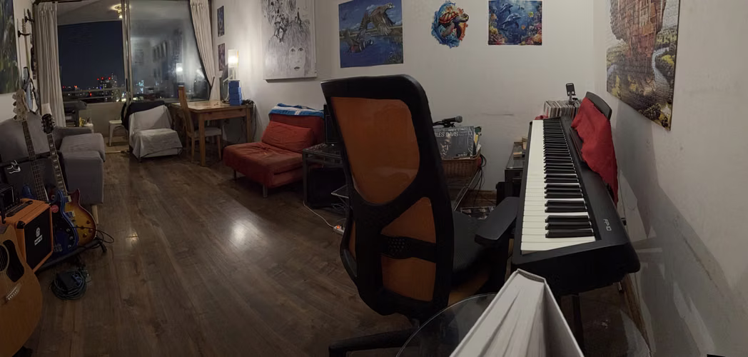 Piano Digital Roland FP-10 (88 Teclas Pesadas) + Kit de Protección – ¡Solo 3 meses de uso por viaje!