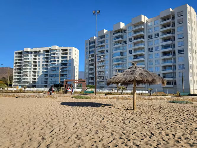Punta del Rey 2D2B amoblado, primera linea playa - Imagen 1