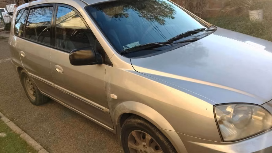 Kia Carens full equipo