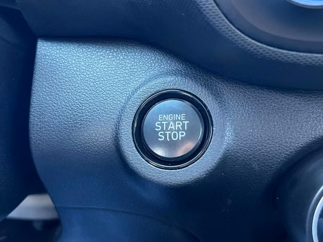HYUNDAI VENUE QX 1.6 AT VALUE - 2023 | 4470 - Imagen 11