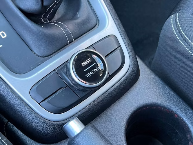 HYUNDAI VENUE QX 1.6 AT VALUE - 2023 | 4470 - Imagen 20