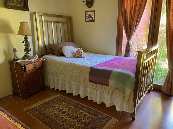GRAN CASA COLONIAL RODEADA DE JARDINES EN AMPLIO TERRENO - Imagen 29