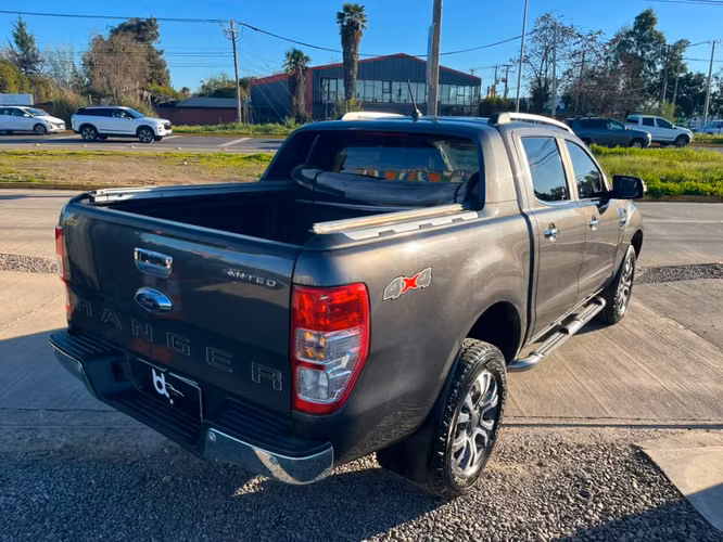 FORD RANGER LIMITED 3.2  2023 - Imagen 2
