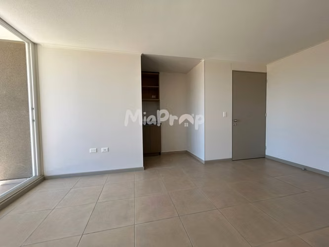 SE ARRIENDA DEPTO 3D2B CON ESTACIONAMIENTO SECTOR RESIDENCIAL - Imagen 4
