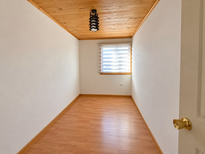 Casa de 3 Dormitorios con Patio en Bombero Garrido, Curicó