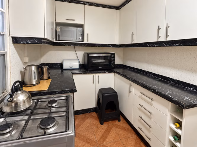 Casa de 3 Dormitorios con Patio en Bombero Garrido, Curicó