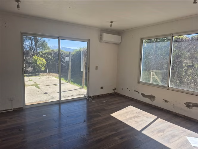 Casa en arriendo de 4 dorm. en Santa María provincia de san