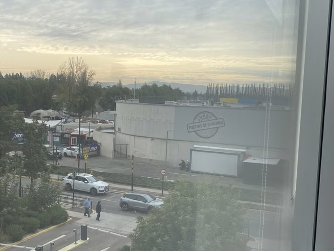 OFICINA ARRIENDO 30M2 PUERTAS DE CHICUREO - ESTACIONAMIENTO - Imagen 16