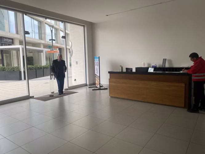 OFICINA ARRIENDO 30M2 PUERTAS DE CHICUREO - ESTACIONAMIENTO - Imagen 24