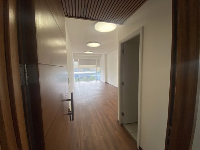 OFICINA ARRIENDO 30M2 PUERTAS DE CHICUREO - ESTACIONAMIENTO - Imagen 8