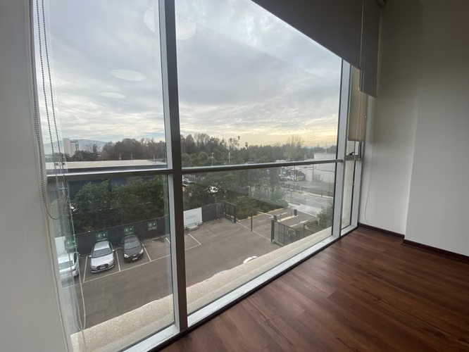 OFICINA ARRIENDO 30M2 PUERTAS DE CHICUREO - ESTACIONAMIENTO - Imagen 14