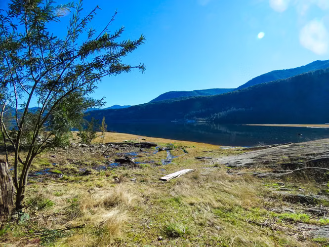 LAGO CABURGUA PESCA, NAVEGACIÓN, MONTAÑA, DESCONEXIÓN - Imagen 3